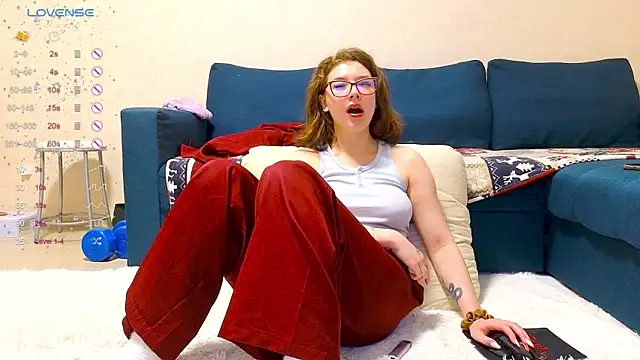 Snapshot of Love_plat1na chatting on 01/27/25, 06:52 Love plat1na online show from 01/27/25, 06:52