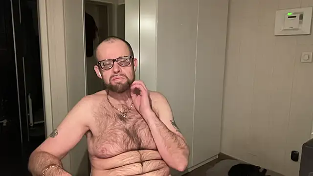 FABIOGLASSES online show from 11/17/25, 10:26