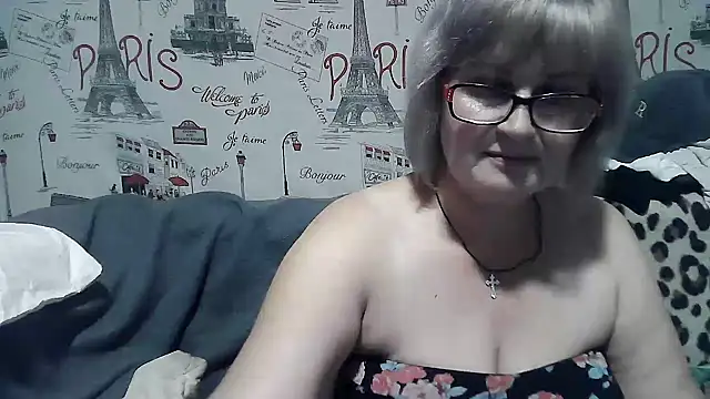 Snapshot of Gina_Marlyn chatting on 12/17/24, 11:59 Gina Marlyn online show from 12/17/24, 11:59