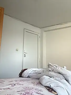 Snapshot of Mary_Hot_ chatting on 10/14/25, 12:50 Mary Hot online show from 10/14/25, 12:50