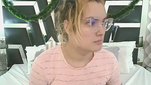 Snapshot of katya_kozlov chatting on 01/21/25, 02:22 katya kozlov online show from 01/21/25, 02:22