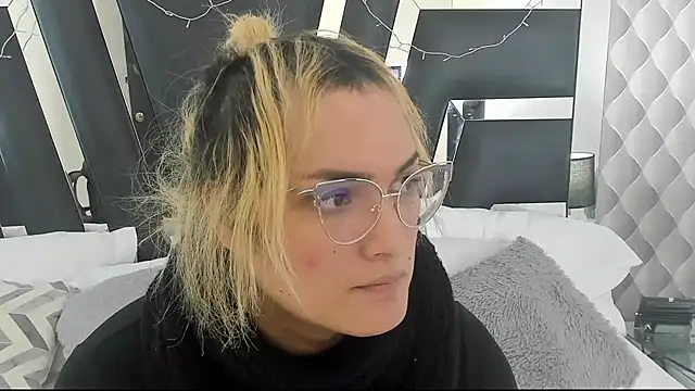 Snapshot of katya_kozlov chatting on 02/14/25, 02:50 katya kozlov online show from 02/14/25, 02:50