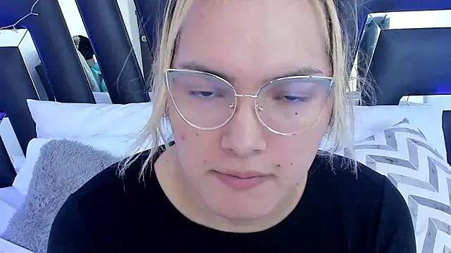 Snapshot of katya_kozlov chatting on 02/25/25, 04:46 katya kozlov online show from 02/25/25, 04:46