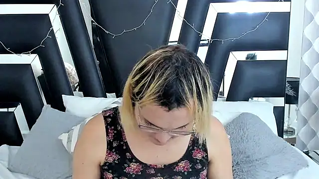 Snapshot of katya_kozlov chatting on 03/02/25, 07:10 katya kozlov online show from 03/02/25, 07:10