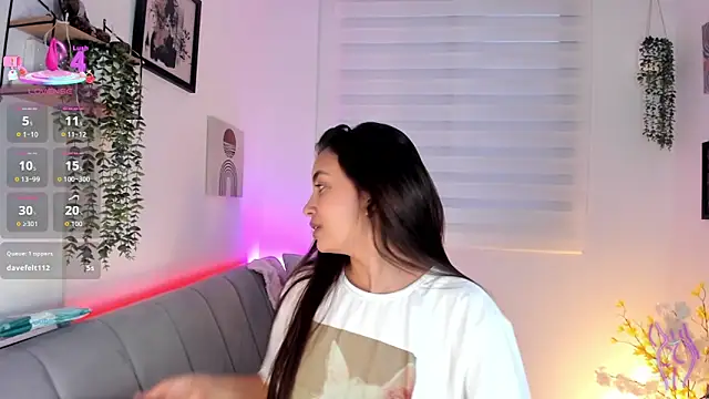 aisha es online show from 03/09/26, 10:58