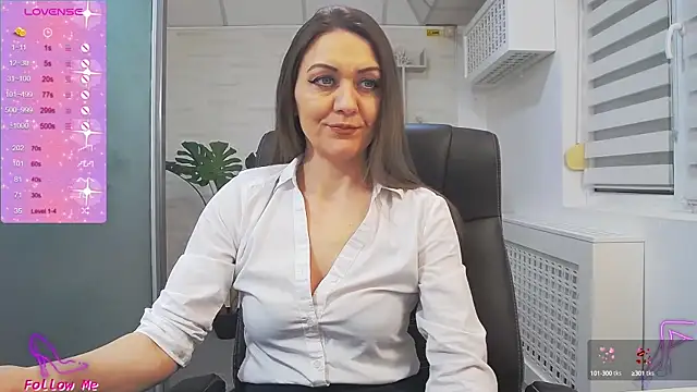 Snapshot of EllaMilf_ chatting on 02/19/25, 05:38 EllaMilf online show from 02/19/25, 05:38