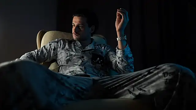 Keen   Luckystrike online show from 02/05/25, 10:01