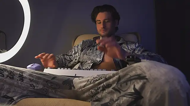 Keen   Luckystrike online show from 03/08/25, 05:28