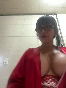 Snapshot of kelly_dirty_ chatting on 02/25/25, 11:44 kelly dirty online show from 02/25/25, 11:44