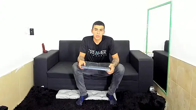 Snapshot of yeckodream chatting on 03/20/25, 04:29 yeckodream online show from 03/20/25, 04:29