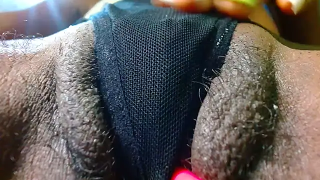 bethanywilson 23 online show from 12/22/25, 11:29