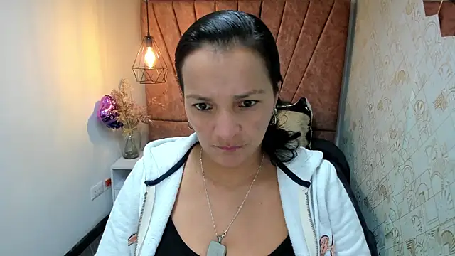 Snapshot of MarilynMiilf_ chatting on 11/27/25, 07:27 MarilynMiilf online show from 11/27/25, 07:27