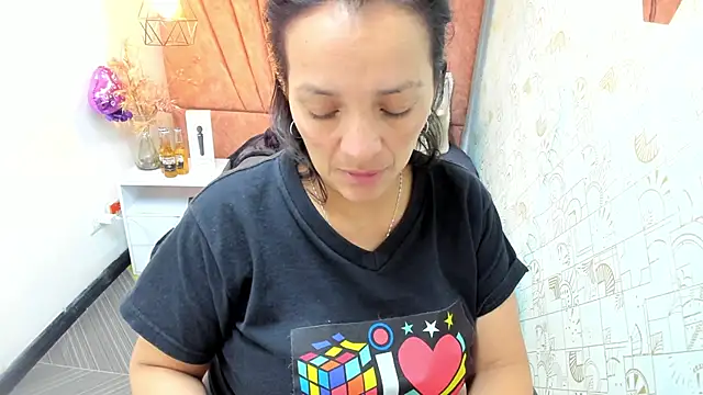 Snapshot of MarilynMiilf_ chatting on 12/05/25, 07:39 MarilynMiilf online show from 12/05/25, 07:39