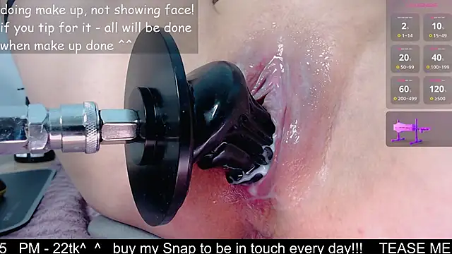 Snapshot of kitty_alika chatting on 11/20/25, 12:05 kitty alika online show from 11/20/25, 12:05