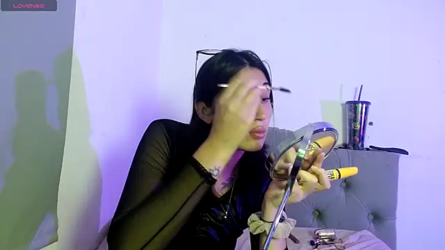 Red-moon1 online show from 10/21/25, 06:03