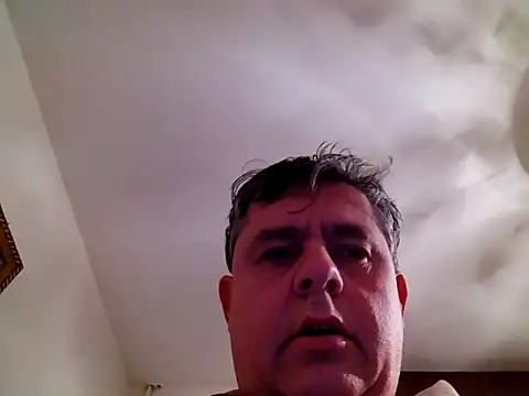 Snapshot of Sexylover13579 chatting on 12/20/25, 05:47 Sexylover13579 online show from 12/20/25, 05:47