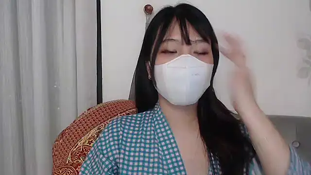 Snapshot of Onee-Chew chatting on 12/19/24, 08:55 Onee-Chew online show from 12/19/24, 08:55