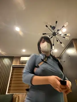 Onee-Chew online show from 01/14/26, 12:00