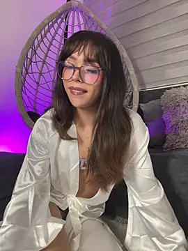 Samantha Bernardo online show from 04/14/26, 04:07