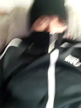 Snapshot of Eln1no69 chatting on 10/23/25, 05:29 Eln1no69 online show from 10/23/25, 05:29