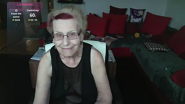 HeisseomaOriginal online show from 10/16/25, 07:09