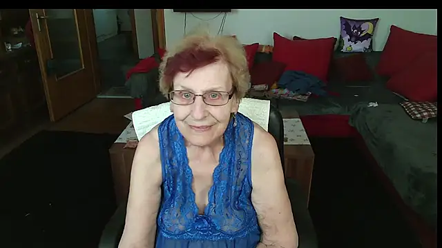 HeisseomaOriginal online show from 04/08/26, 09:31