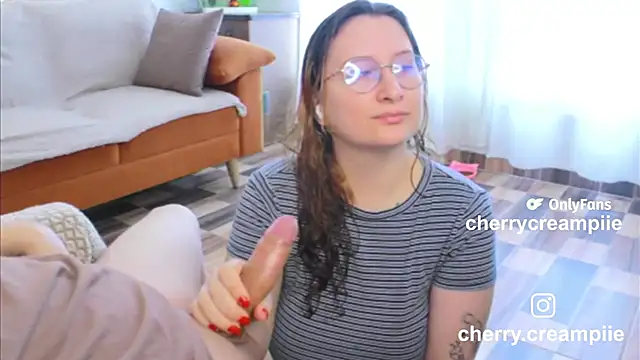 Snapshot of andycherry_secrets_ chatting on 02/05/26, 02:33 andycherry secrets online show from 02/05/26, 02:33