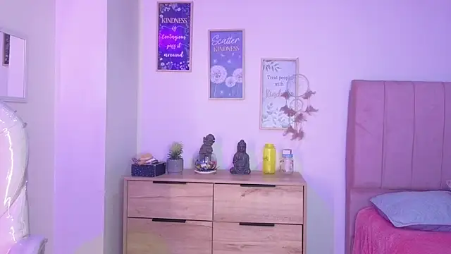 bluee hazell online show from 10/23/25, 11:31