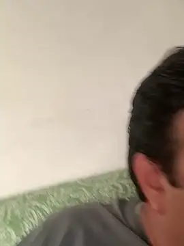 EmilianoGt online show from 10/26/25, 10:47