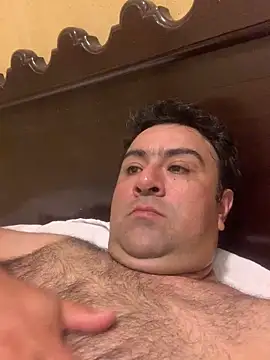 EmilianoGt online show from 10/28/25, 05:48