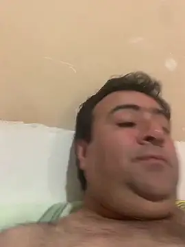 EmilianoGt online show from 11/12/25, 09:36