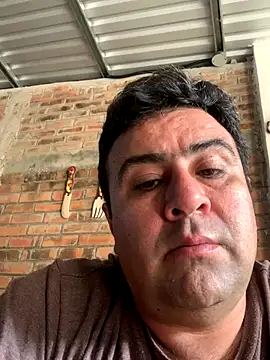 EmilianoGt online show from 12/18/25, 04:35