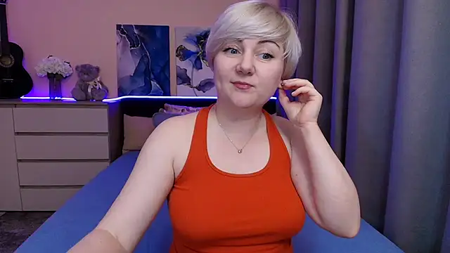 BlondPearl online show from 06/23/26, 07:45