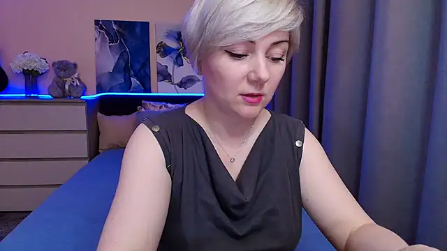 BlondPearl online show from 06/24/26, 09:03