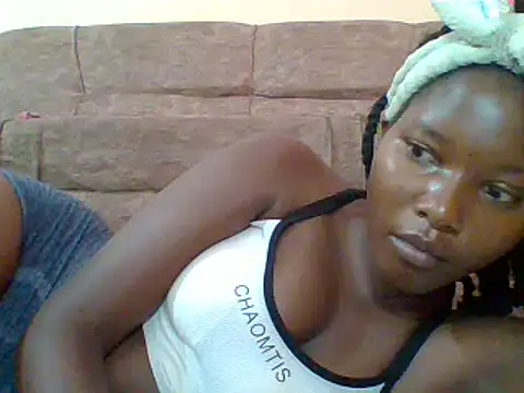 Snapshot of sexyjanett chatting on 03/17/25, 01:18 sexyjanett online show from 03/17/25, 01:18