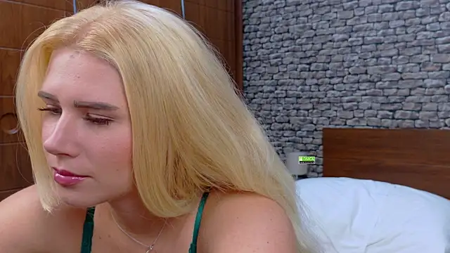 CuteBlondeMe online show from 12/05/25, 02:03