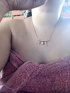 Snapshot of ValeriaSantos- chatting on 02/09/26, 07:18 ValeriaSantos- online show from 02/09/26, 07:18