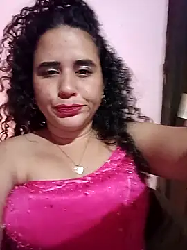 Snapshot of ValeriaSantos- chatting on 02/14/26, 03:14 ValeriaSantos- online show from 02/14/26, 03:14