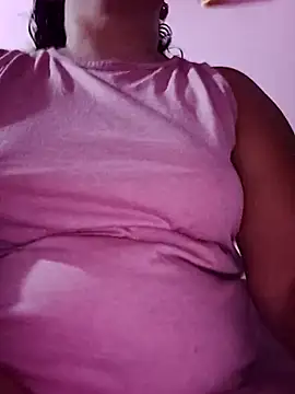 Snapshot of ValeriaSantos- chatting on 03/01/26, 10:01 ValeriaSantos- online show from 03/01/26, 10:01