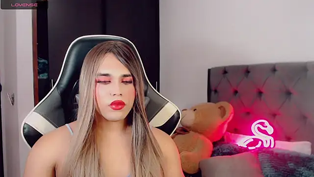 Snapshot of BIGCOCKMIA chatting on 03/10/25, 10:45 BIGCOCKMIA online show from 03/10/25, 10:45