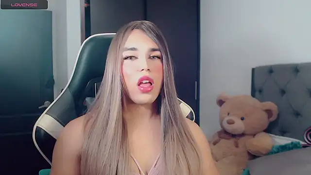 Snapshot of BIGCOCKMIA chatting on 03/17/25, 02:01 BIGCOCKMIA online show from 03/17/25, 02:01