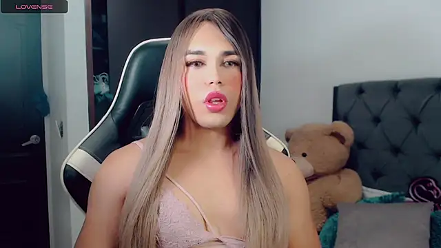 Snapshot of BIGCOCKMIA chatting on 03/20/25, 12:53 BIGCOCKMIA online show from 03/20/25, 12:53