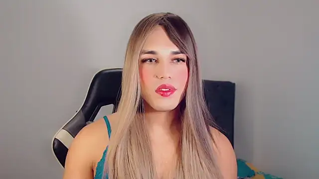 Snapshot of BIGCOCKMIA chatting on 10/13/25, 04:51 BIGCOCKMIA online show from 10/13/25, 04:51