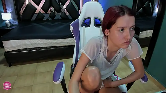 Snapshot of Linda4Petite chatting on 03/09/25, 04:44 Linda4Petite online show from 03/09/25, 04:44