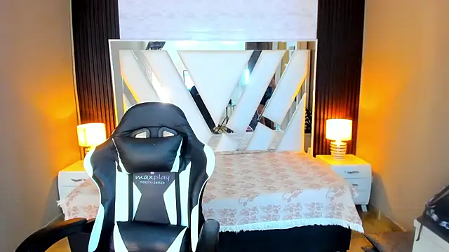 Linda4Petite online show from 10/20/25, 06:19