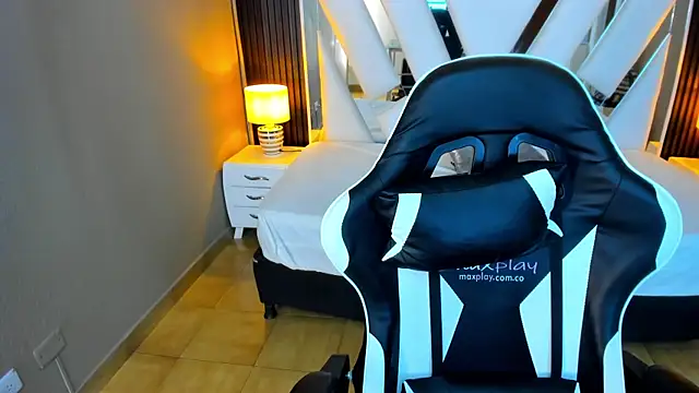 Linda4Petite online show from 11/12/25, 06:08