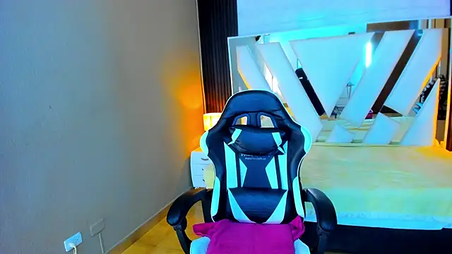 Linda4Petite online show from 01/14/26, 06:35