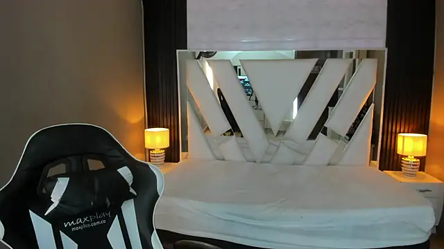 Linda4Petite online show from 04/07/26, 06:08