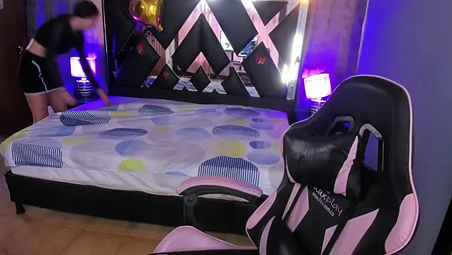 Linda4Petite online show from 07/10/26, 06:32