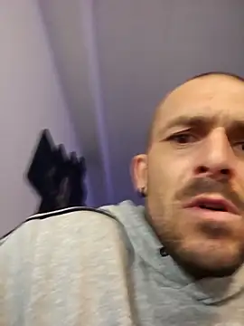 Snapshot of Afti2828 chatting on 11/18/25, 10:14 Afti2828 online show from 11/18/25, 10:14